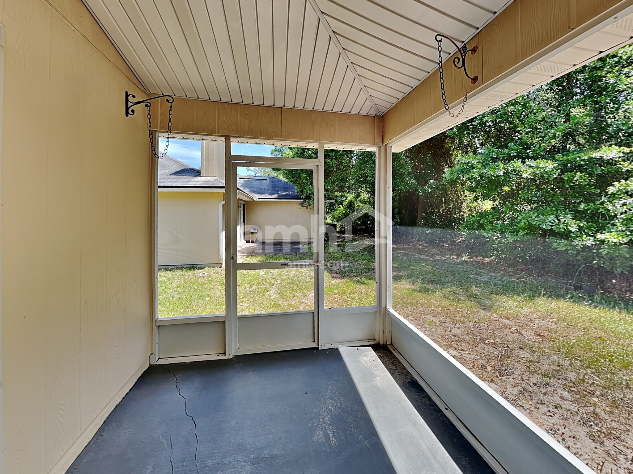 Building Photo - 7804 Spring Branch Dr S