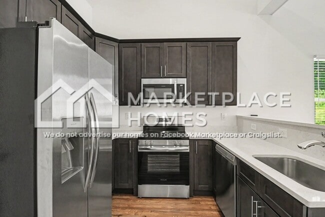Building Photo - 211 Briar Rd