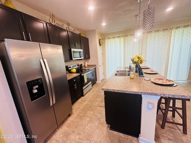 Building Photo - 12573 Grn Mdw Dr