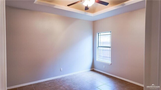 Building Photo - 14 Linva Ave