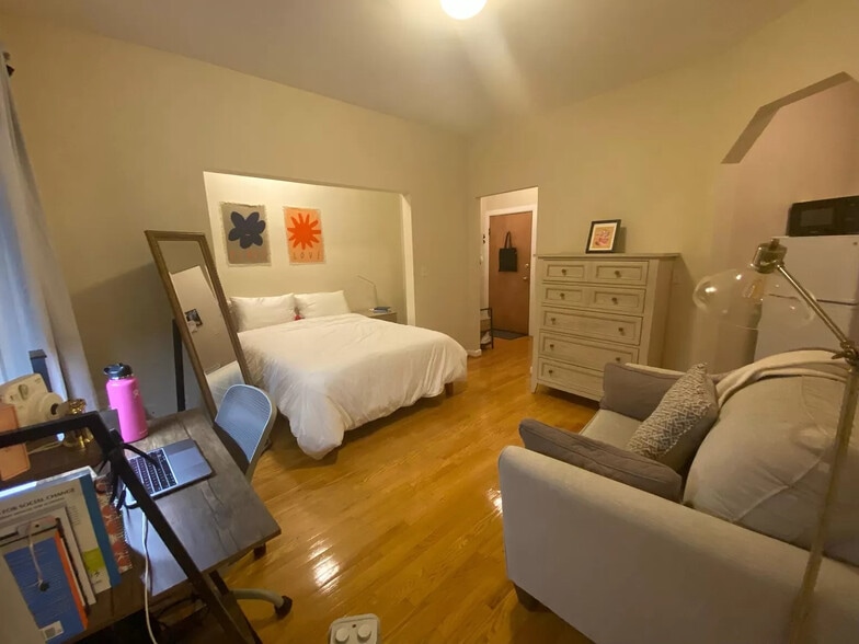 Building Photo - 45 Hemenway St