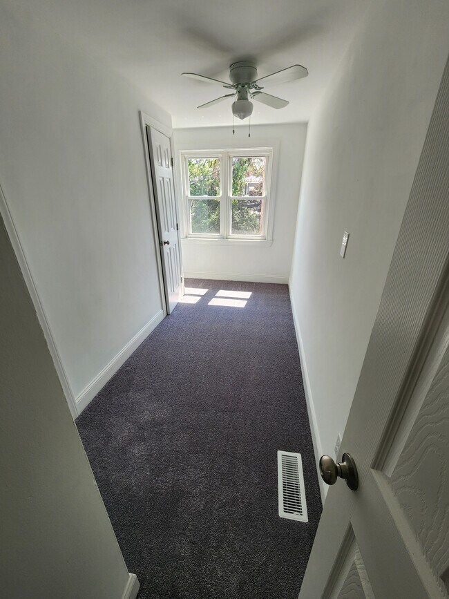 Building Photo - 5028 Pembridge Ave
