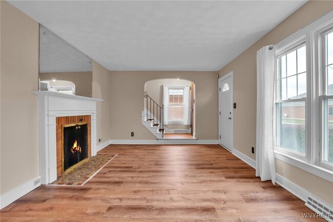 Building Photo - 21 Waverly Ave