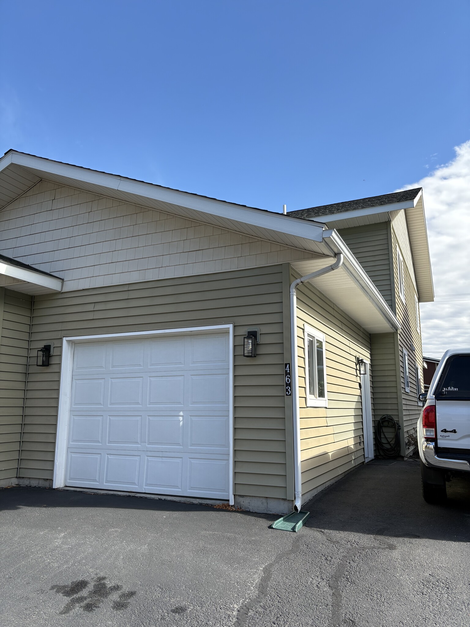 Building Photo - 463 Aspen Ct