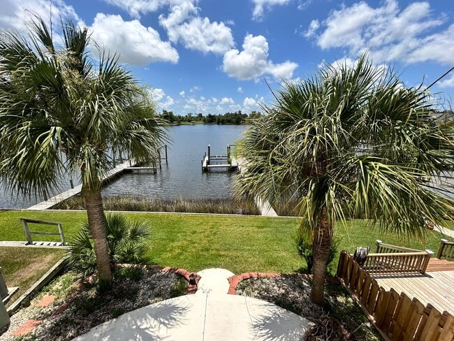Building Photo - 2908 Country Club Dr