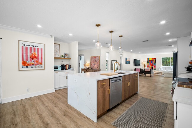 Building Photo - 2421 SW 29th Way