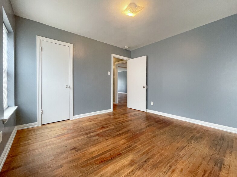 Building Photo - 3801 Parkwood St