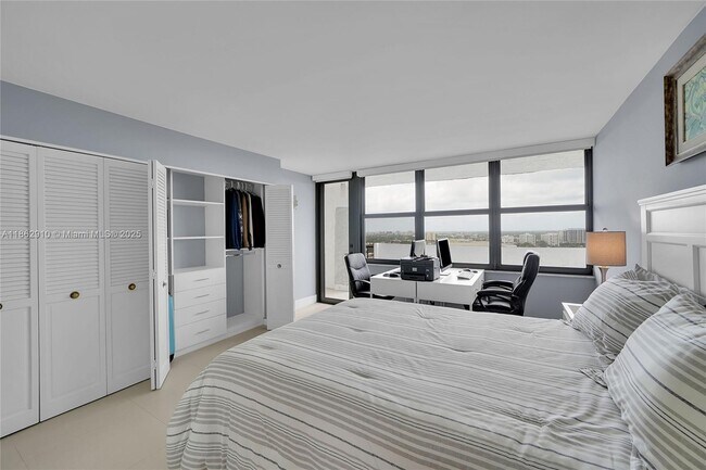 Building Photo - 936 Intracoastal Dr