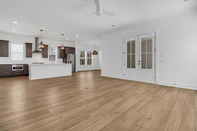 Building Photo - 502 Sound Dr