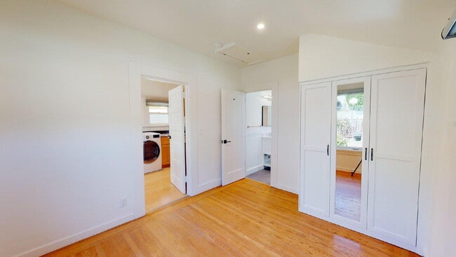 Building Photo - Elegant & Updated 2BR / 1BA Apartment with Beautiful City Views — Corona Heights