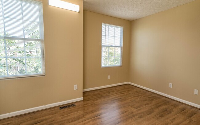 Building Photo - 1016 Bella Dona Rd