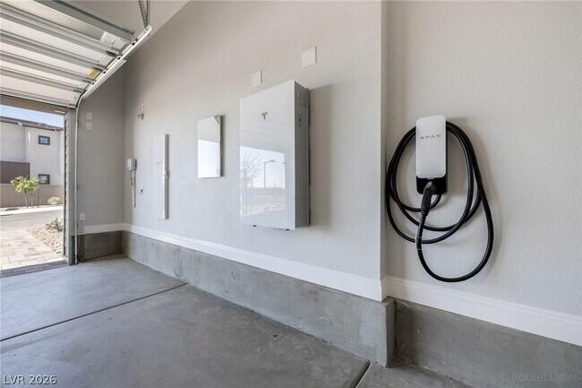 Building Photo - 980 Natural Harmony St