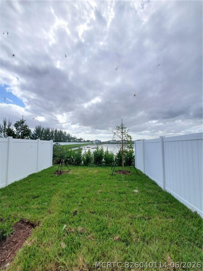 Building Photo - 3216 W 114th Terrace