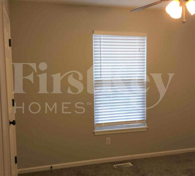 Building Photo - 1707 Brent Ln