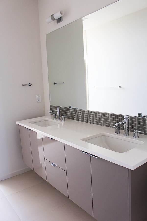 Building Photo - CROWN HILL TOWNHOME W HIGH END FINISHES & ...