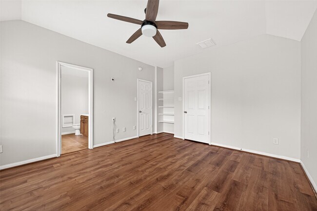 Building Photo - 6030 Wildbriar Ln