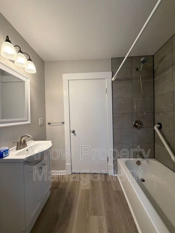 Building Photo - 136 N 27th St