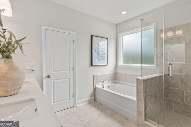 Building Photo - 5015 Kennison Wy