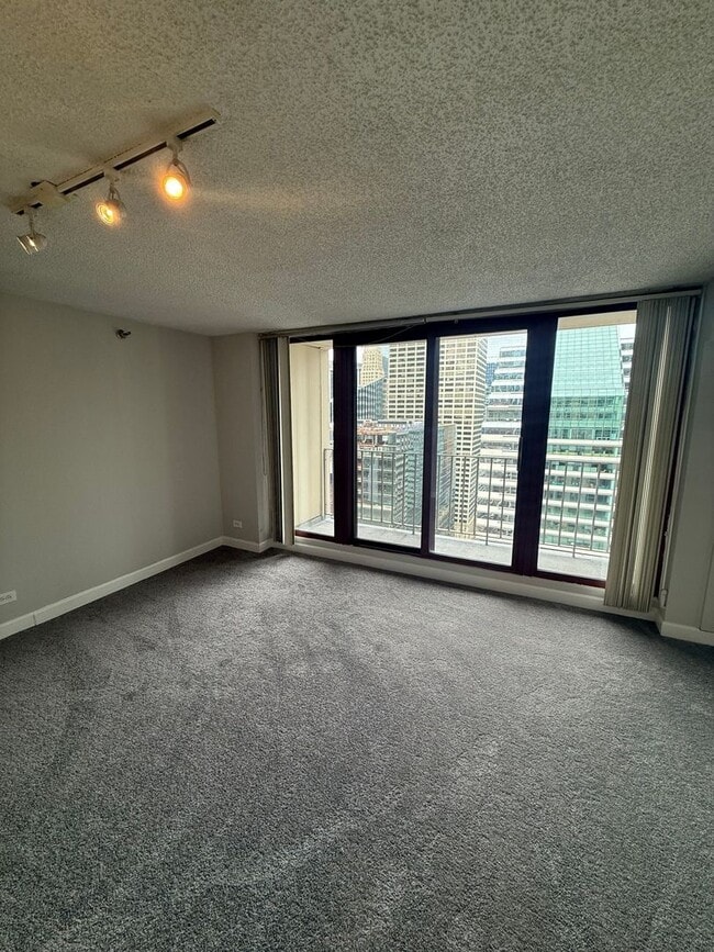 Building Photo - 200 N Dearborn St