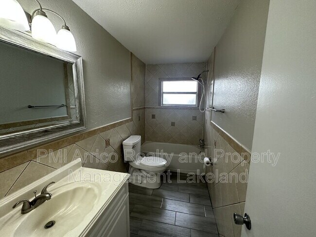 Building Photo - 651 Duncan Cir W