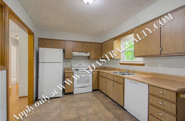 Building Photo - Beautiful, Clean, and Bright 3Bed 2 Bath H...