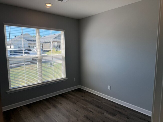 Building Photo - 55 Wolfsbridge Lp