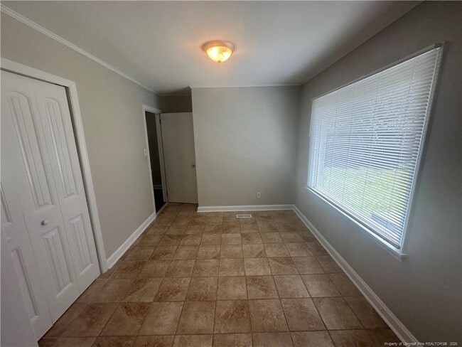 Building Photo - 116 Hunter Cir