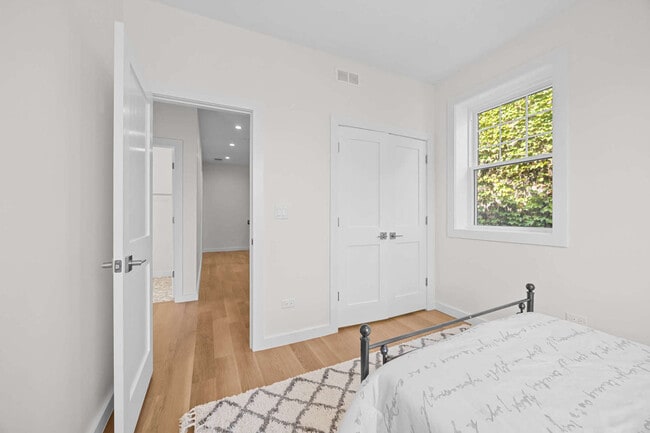 Building Photo - 4437 N Whipple St