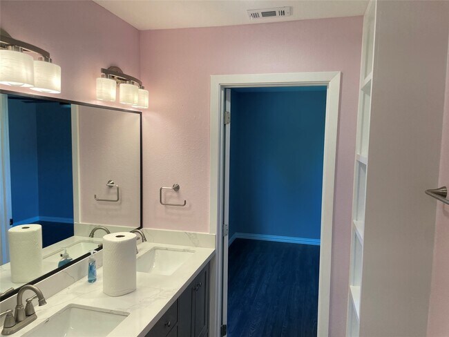 Building Photo - 2709 Terry St