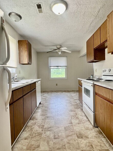 Building Photo - 51600 Co Rd 652