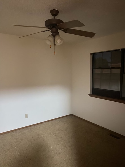 Building Photo - 2913 Laura Ln