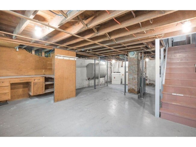 Building Photo - 857 Bradley Ave