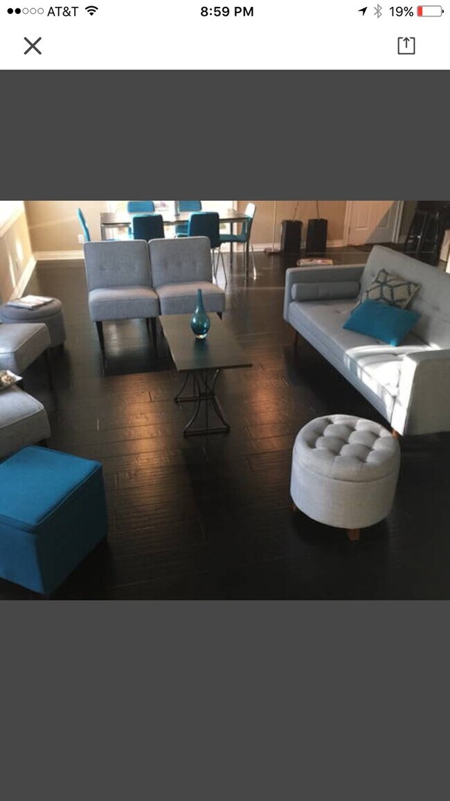 Spacious living area - 7307 Anatola Ave