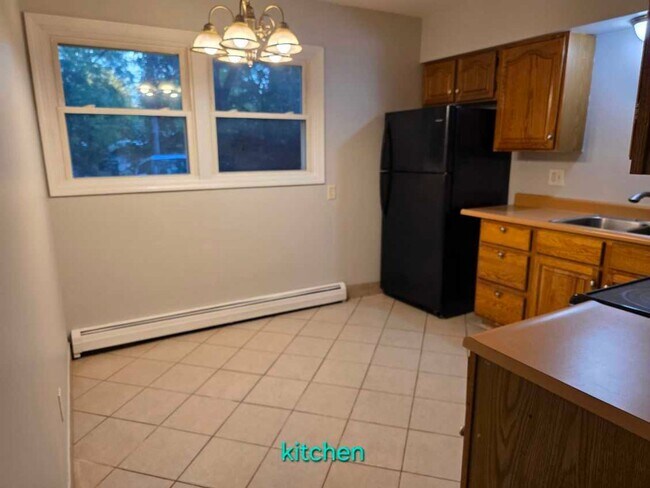 Building Photo - 130 S Clarendon St