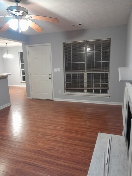 Building Photo - 1057 Rock Creek Ln