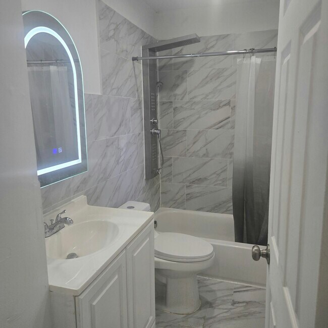 Building Photo - 1443 W 85th St