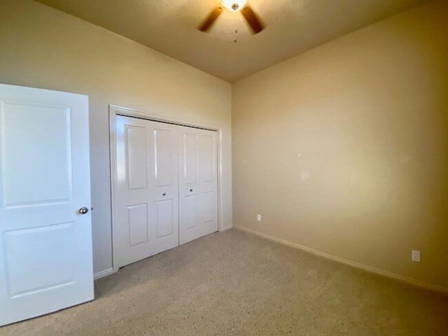 Building Photo - 394 N 2720 E