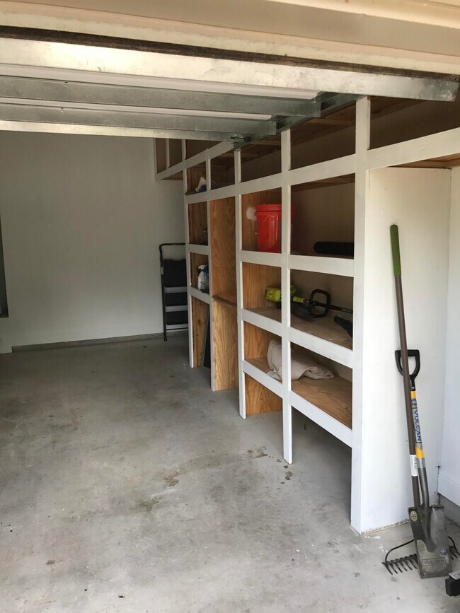 Building Photo - 24 Mozart Ln