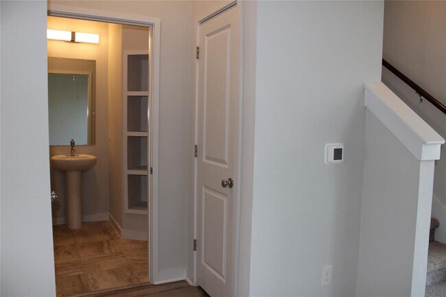 Building Photo - 15008 Casbah Dr