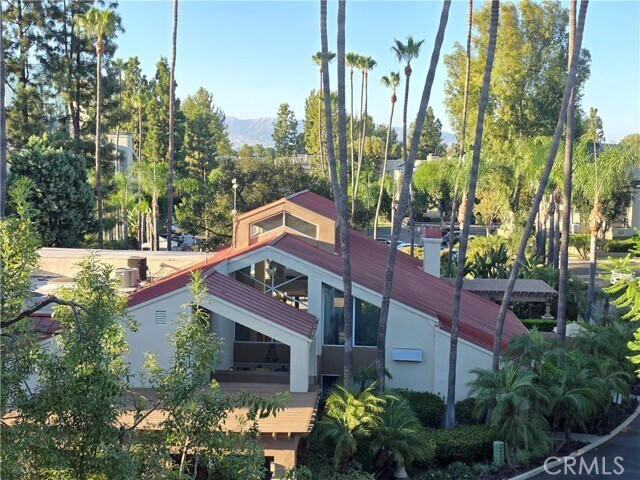 Building Photo - 5525 Canoga Ave