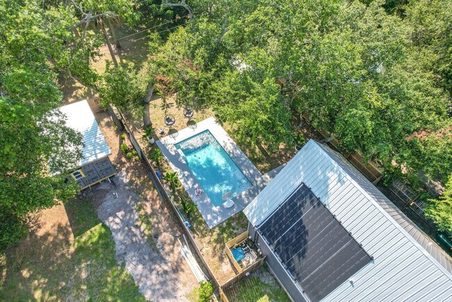 Building Photo - 52 Florida Ave