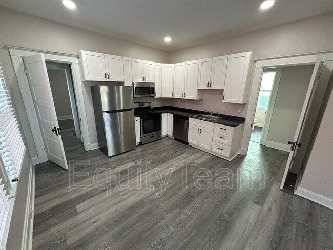 Building Photo - 2341 Kenilworth Ave