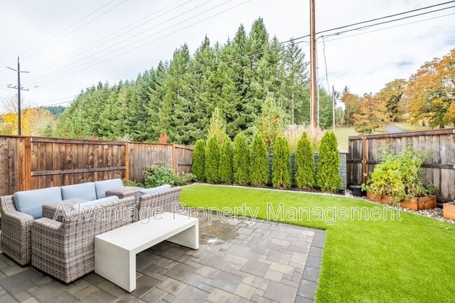 Building Photo - 5587 NW Torchcrest Pl