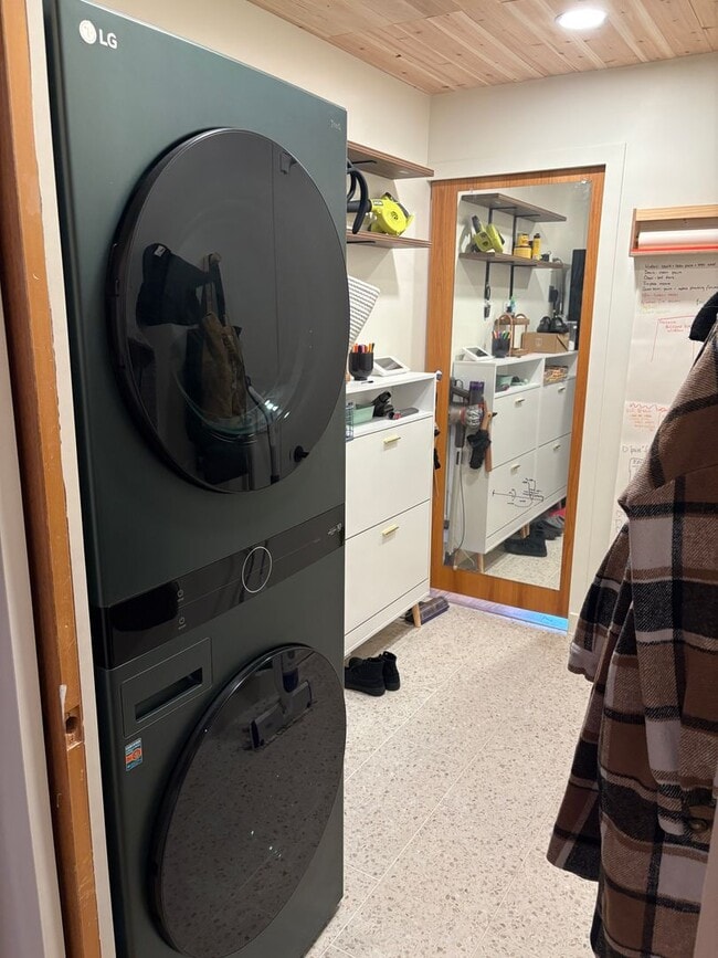 Building Photo - 1-Year Long-Term Rental