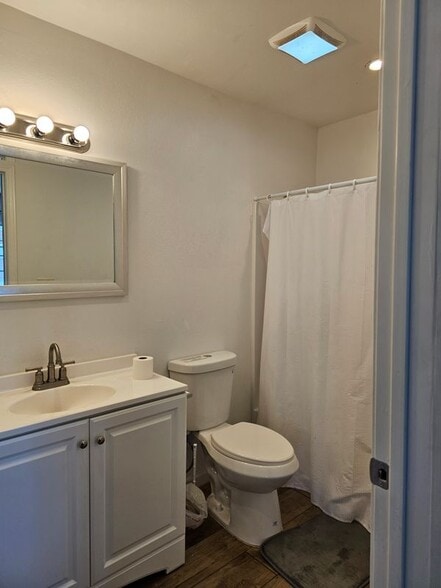 Building Photo - 6623 Almeria Ave