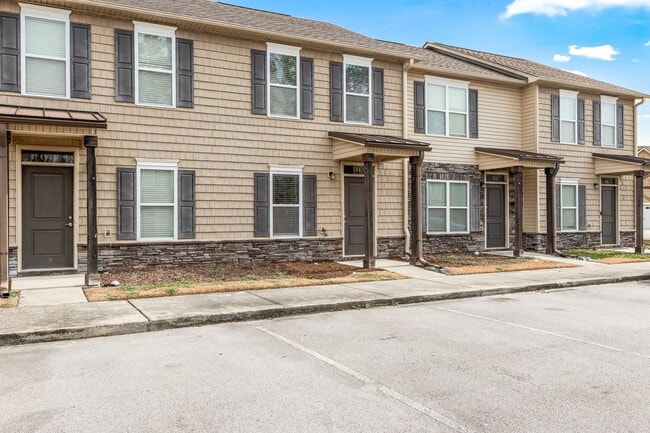 Building Photo - 404 Sullivan Loop Rd