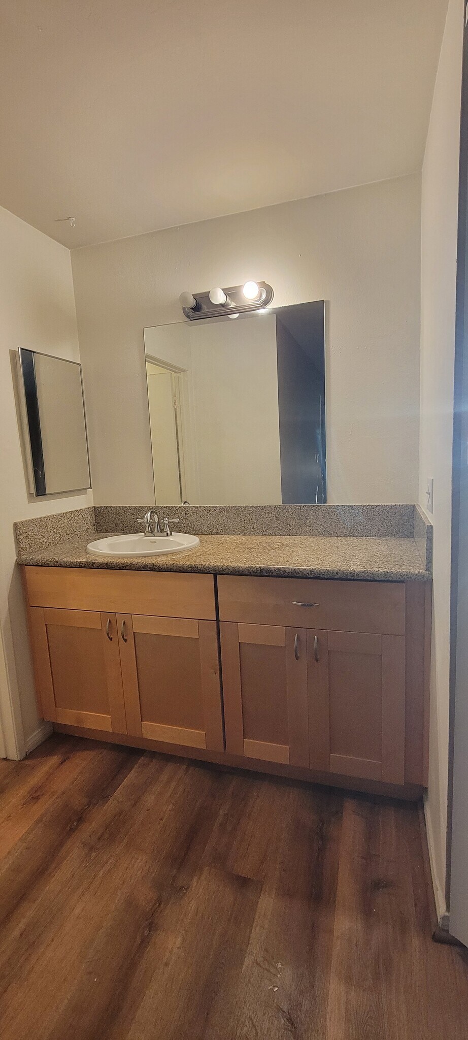 Building Photo - 1611 Hotel Cir S