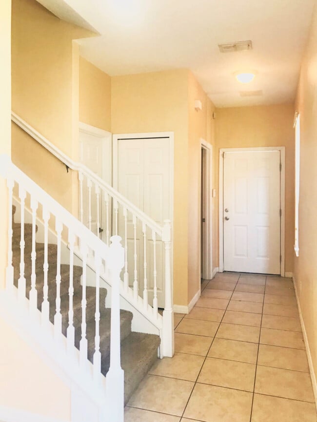 Building Photo - 1707 Retreat Cir