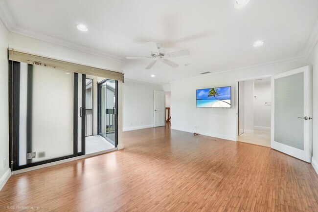 Building Photo - 525 Bayfront Dr