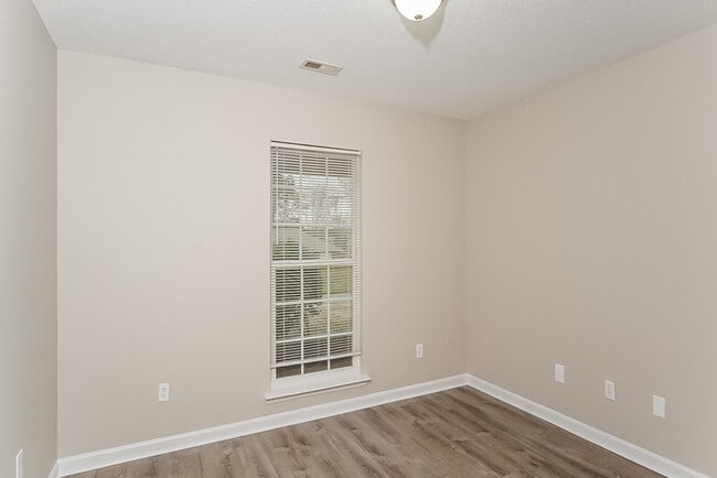 Building Photo - 103 Harvest Glen Ln